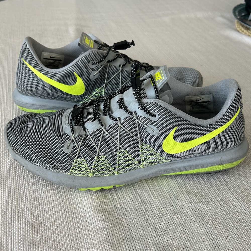 NIKE MEN’S FlEX FURY 2 running shoes